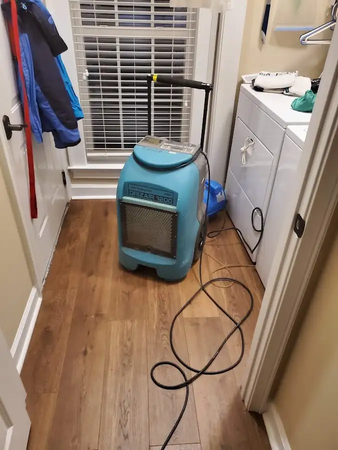 Commercial dehumidifier deployed for Crawl Space Restoration in Groveland